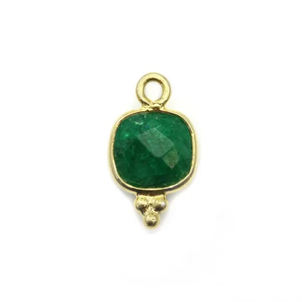 Breloque en Pierre traitée couleur émeraude carrée facettée serti argent 925 doré à l'or fin 7x13mm x 1pc
