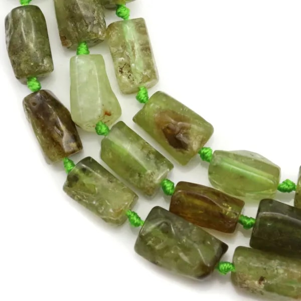 Grenat vert baroque 7x11mm x 40cm