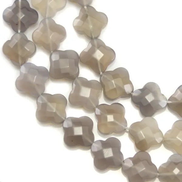 Agate gris trèfle facette 13 mm x 40cm