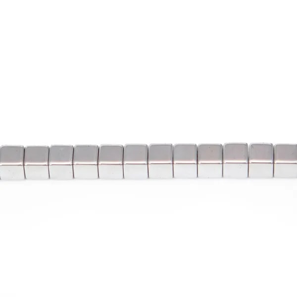 Hématite argenté cube carré 4mm x 40cm 