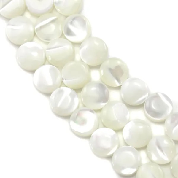 Nacre blanche en rond plat sur fil 6mm x 40cm
