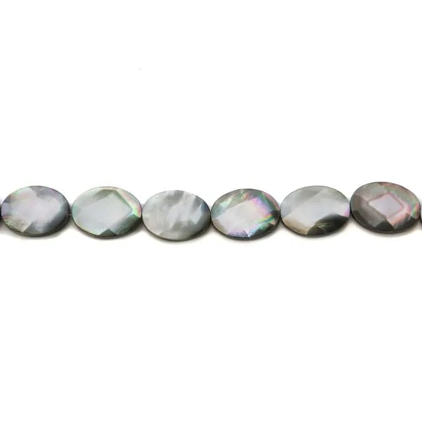 Nacre grise en oval facetté sur fil 14x18mm x 40cm