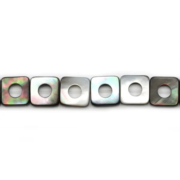 Nacre grise en carré avec un centre creux sur fil 18mm x 40cm