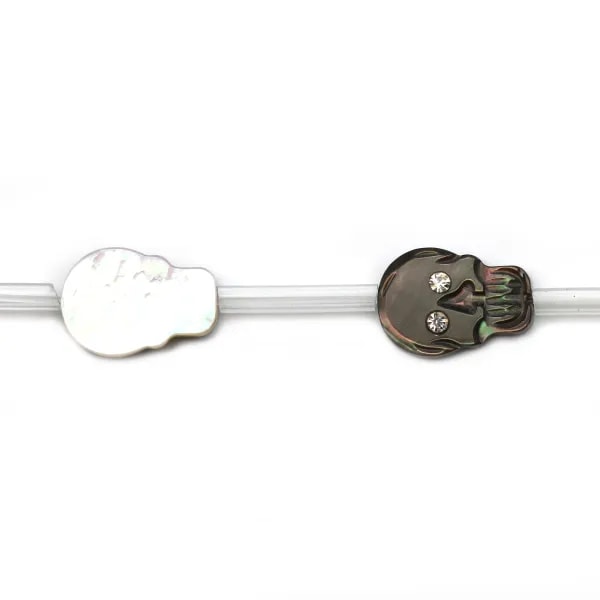 Tête de mort en nacre grise 8x12mm x 1pc