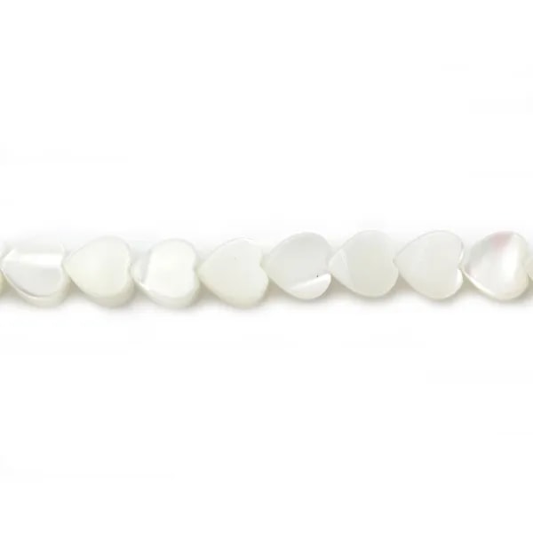 Nacre blanche en forme de coeur sur fil 6mm x 40cm