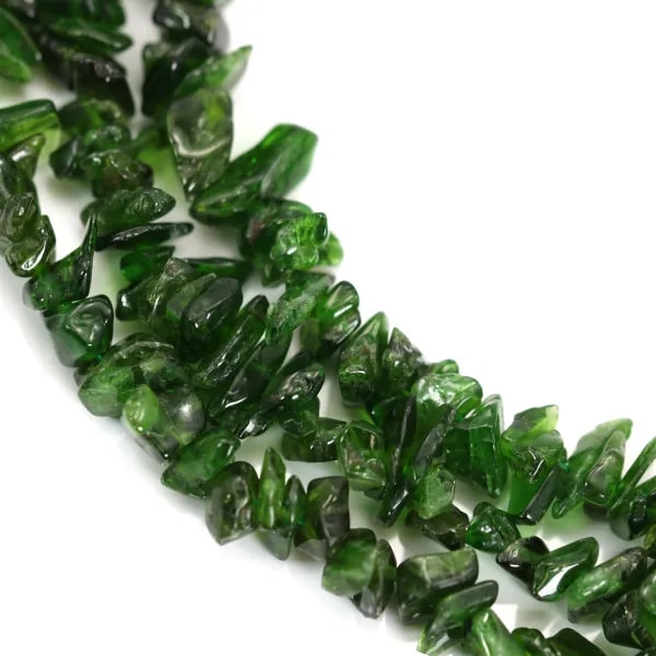 Tsavorite en forme chips x 80cm
