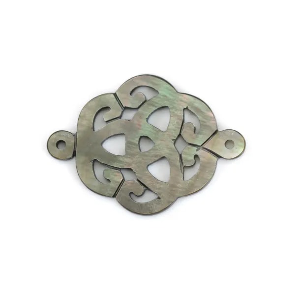 Nacre grise en motif celtique ajouré 18mm x 1pc