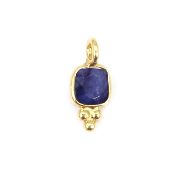 Colgante de piedra cuadrada facetada de color zafiro engastado en plata de ley 925 con baño de oro fino 5x11mm x 1ud