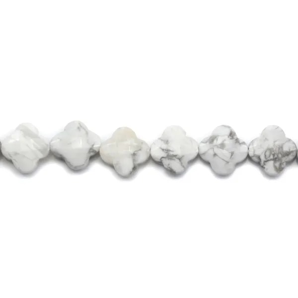 Howlite trèfle facetté 10mm x 40cm