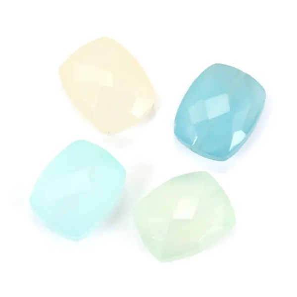 Calcédoine bleu rectangulaire facette 8x10mm x 1pc 