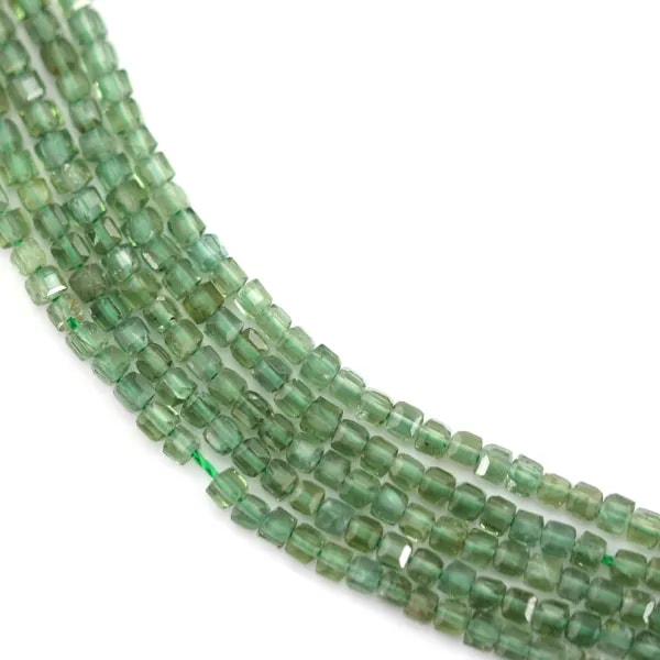 Apatite verde cubo sfaccettato 2mm x 39cm