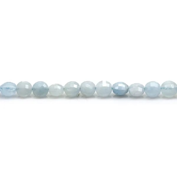 Aigue marine de couleur bleu, de forme ronde plate facetté 4.5mm x 39cm