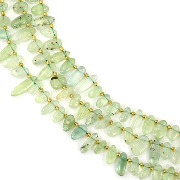Perles chips alongados em Prehnite verde no fio