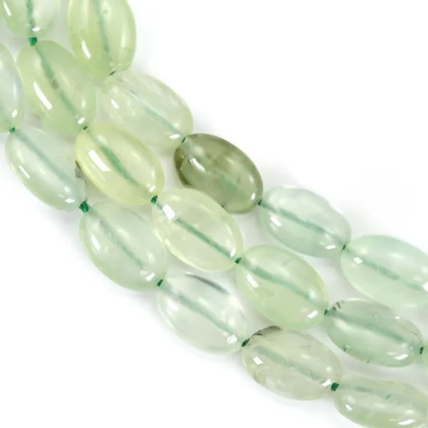 Perla verde en Prehnita Oval 10x14mm