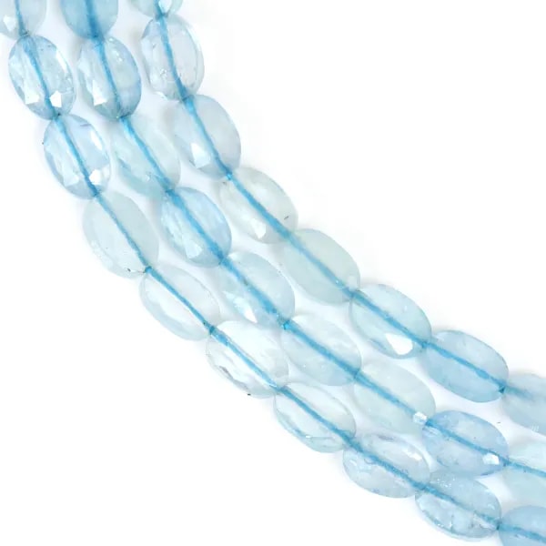 Oval facettierter Aquamarin 4x6mm x 38cm