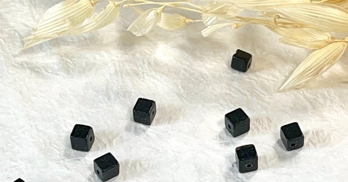 Shungite : Histoire, Origine, Composition, Vertus, Signification et Rechargement de la pierre
