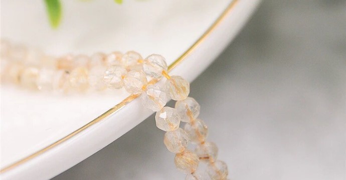 Quartz Rutile : Histoire, Origine, Composition, Vertus, Signification et Rechargement de la pierre