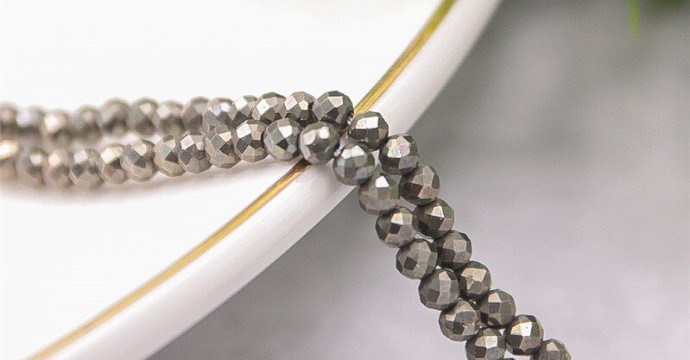 Pyrite: History, Origin, Composition, Virtues, Significance and Recharging of the stone